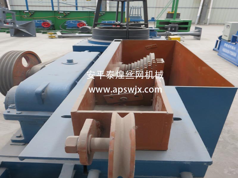 水箱式拉絲機(jī) 水箱式拉絲機(jī)